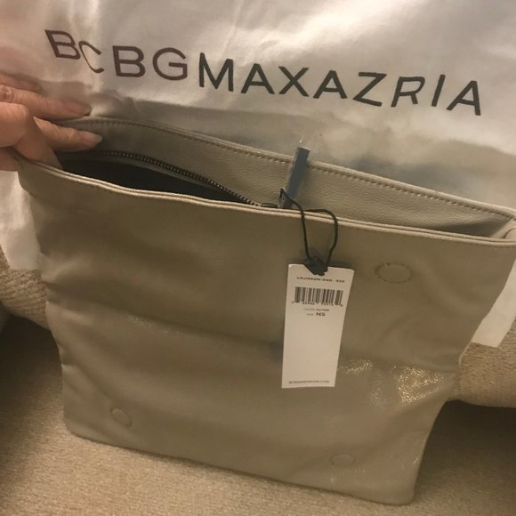 BCBGMaxAzria Women's Studded Clutch NEW - Picture 3 of 3
